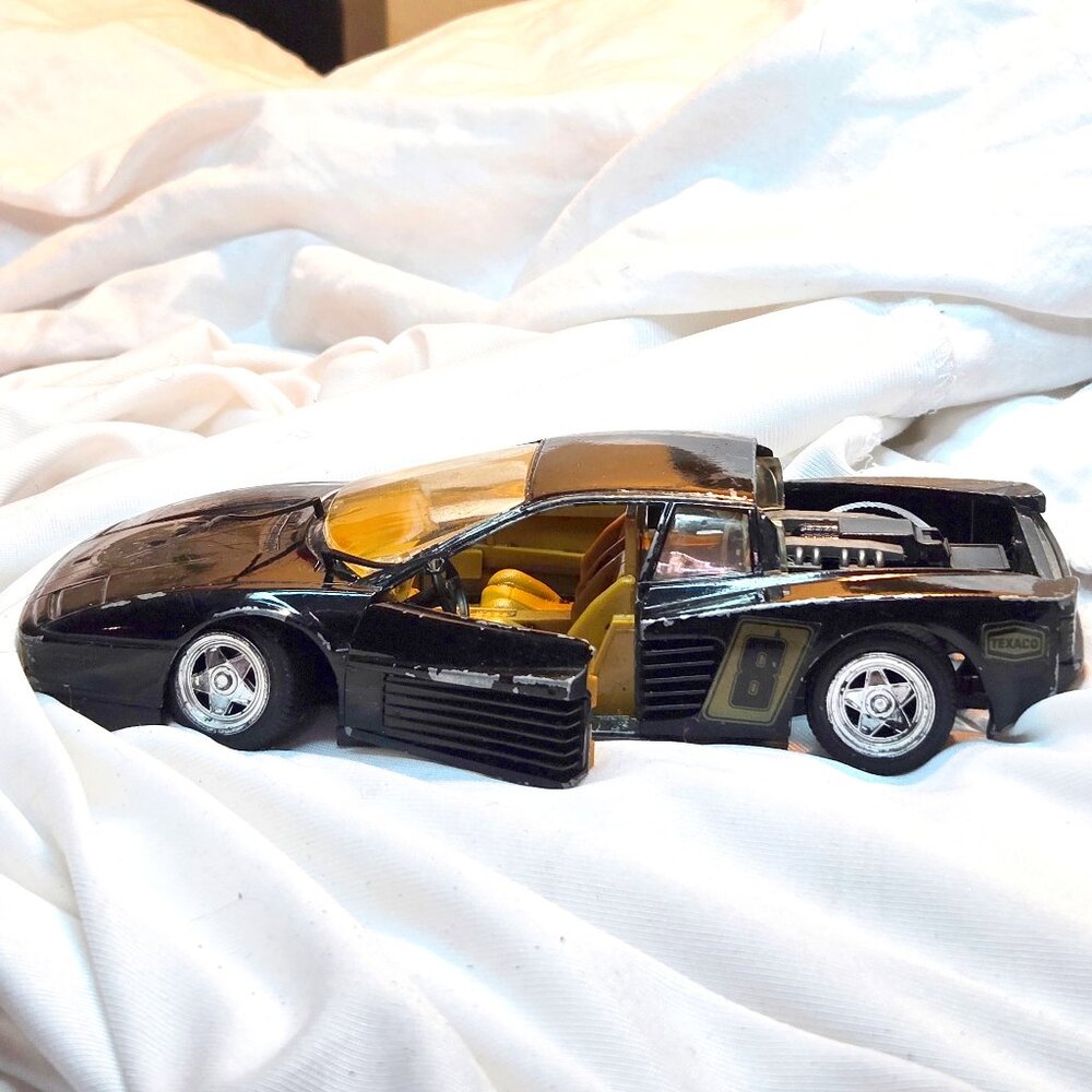 1:24 Scale Model Ferrari Testarossa Revell GMBH POOR SHAPE. For Project or Parts